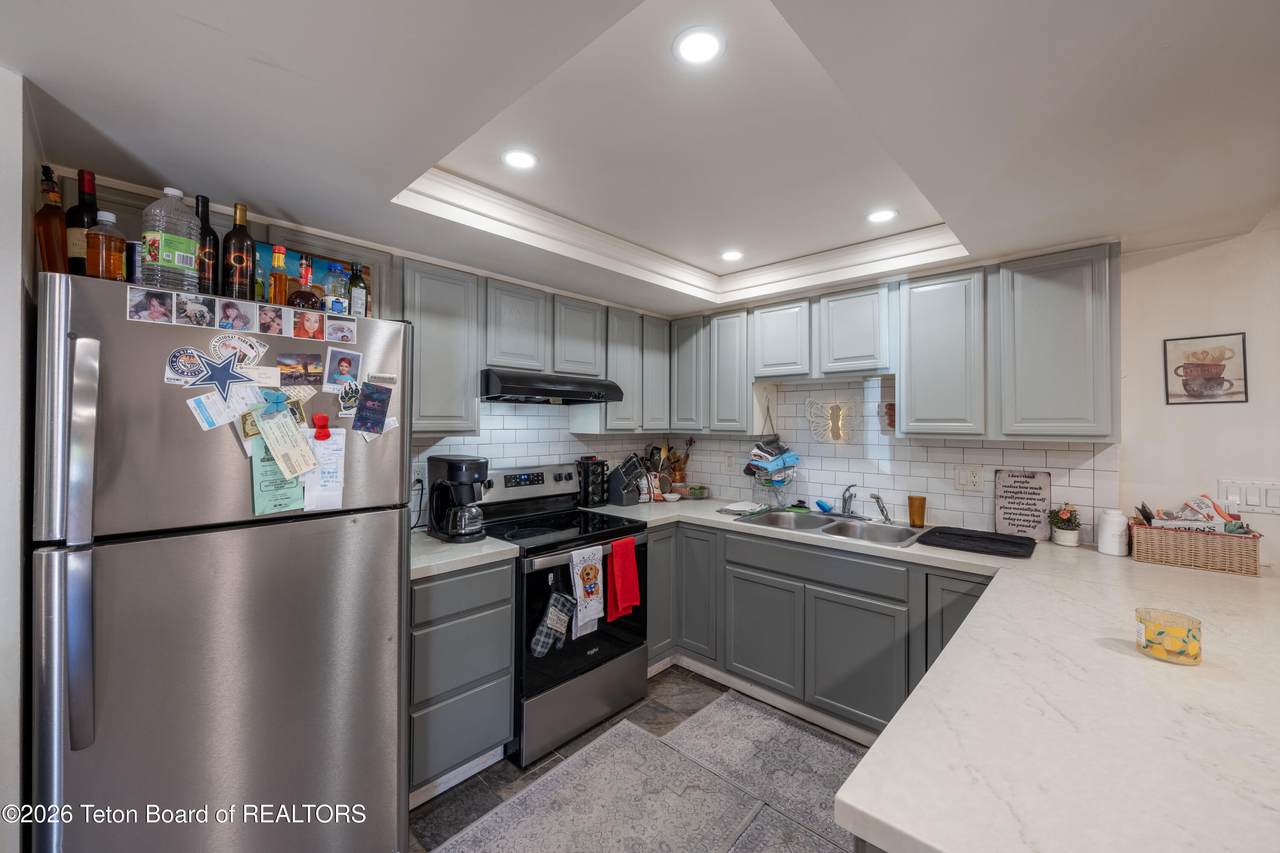 535 Willow Street - Photo 1