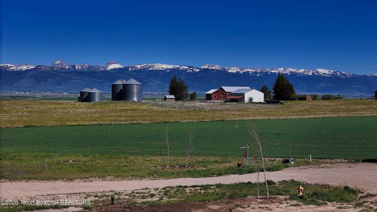 https://bt-photos.global.ssl.fastly.net/teton/1280_boomver_1_26-1537-2.jpg