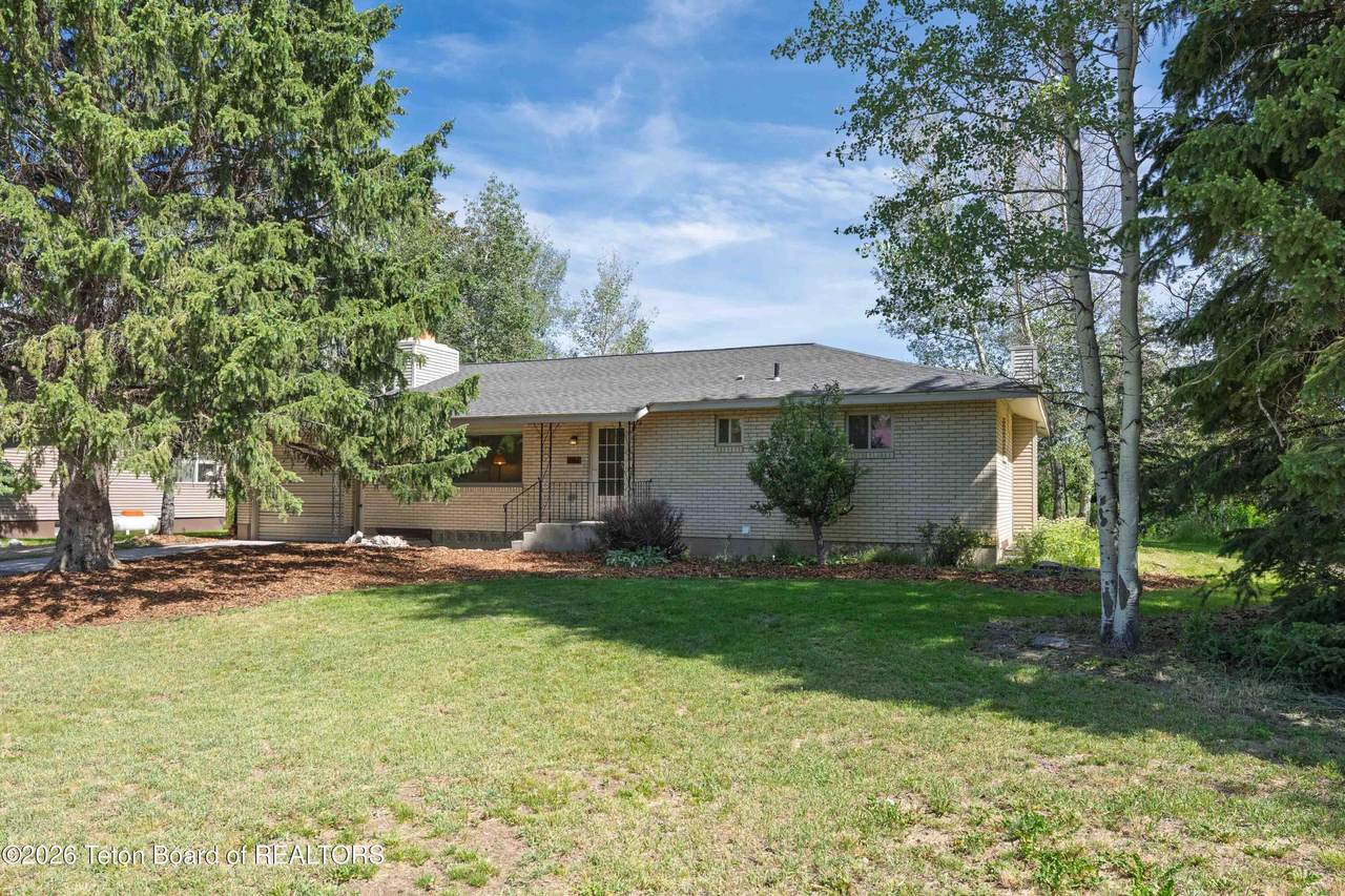 267 Fremont Avenue - Photo 1