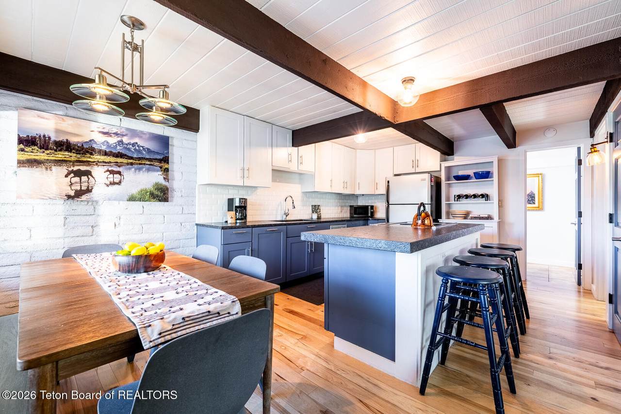 https://bt-photos.global.ssl.fastly.net/teton/1280_boomver_1_26-1548-2.jpg