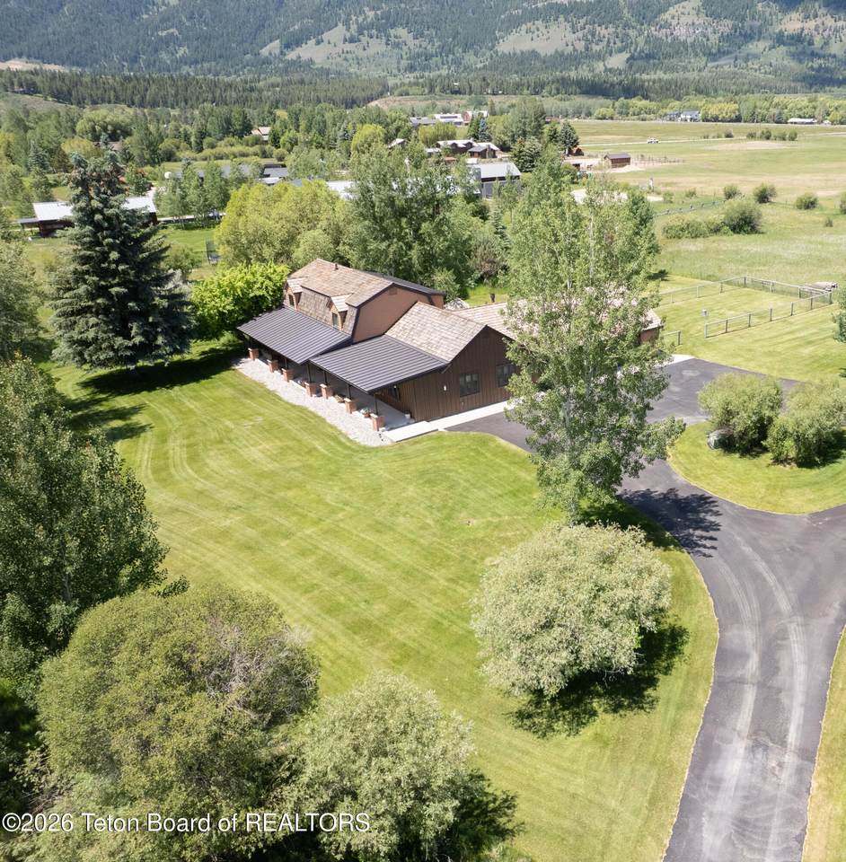 https://bt-photos.global.ssl.fastly.net/teton/orig_boomver_1_26-1611-2.jpg