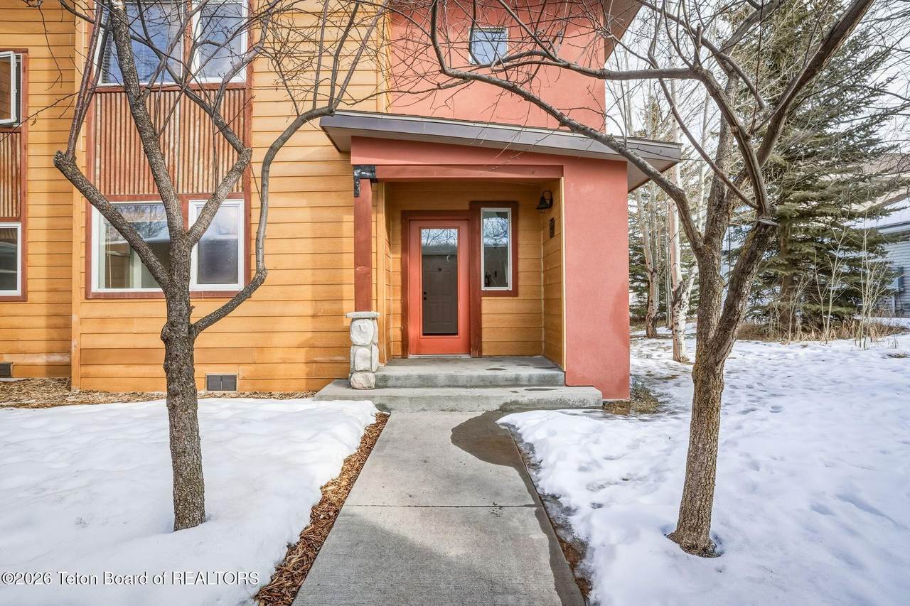 7580 Mountain Laurel Drive - Photo 1