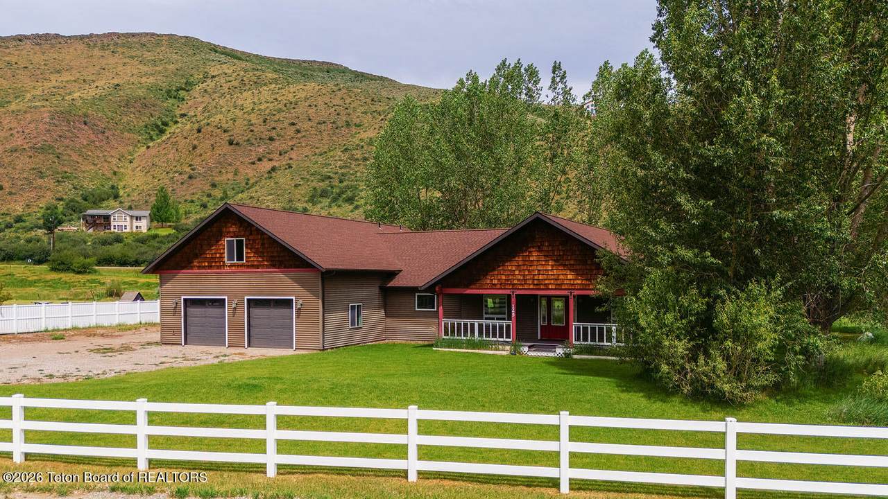 https://bt-photos.global.ssl.fastly.net/teton/1280_boomver_1_26-1713-2.jpg