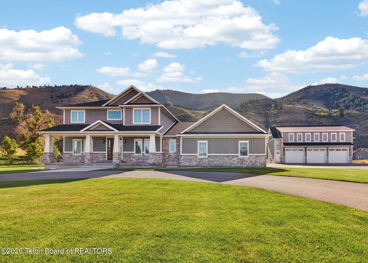 233 Young Lane - Photo 1