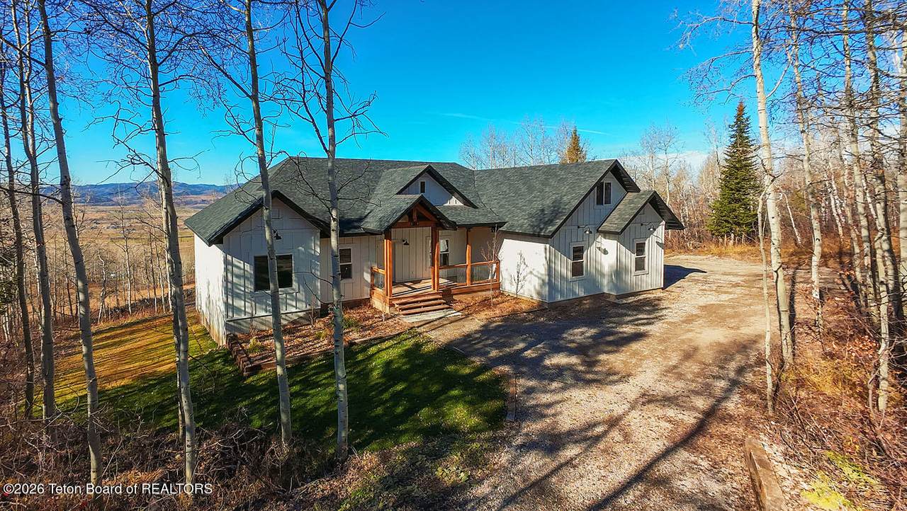 541 Spruce Drive - Photo 1