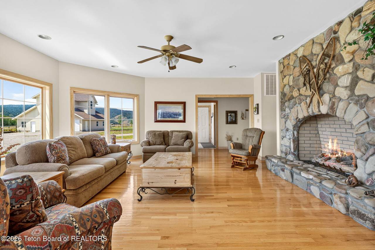 https://bt-photos.global.ssl.fastly.net/teton/1280_boomver_1_26-1822-2.jpg