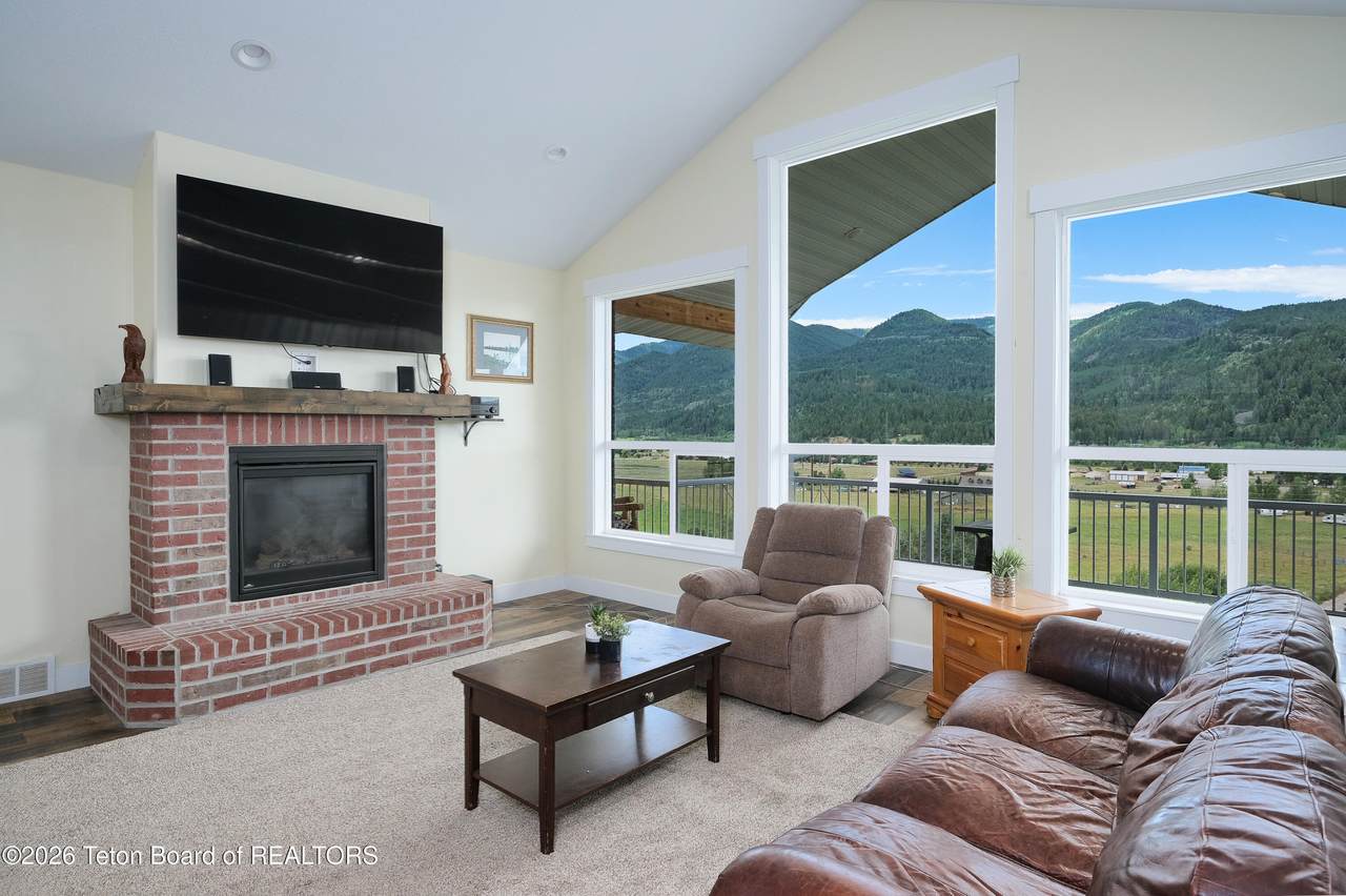 https://bt-photos.global.ssl.fastly.net/teton/1280_boomver_1_26-1825-2.jpg