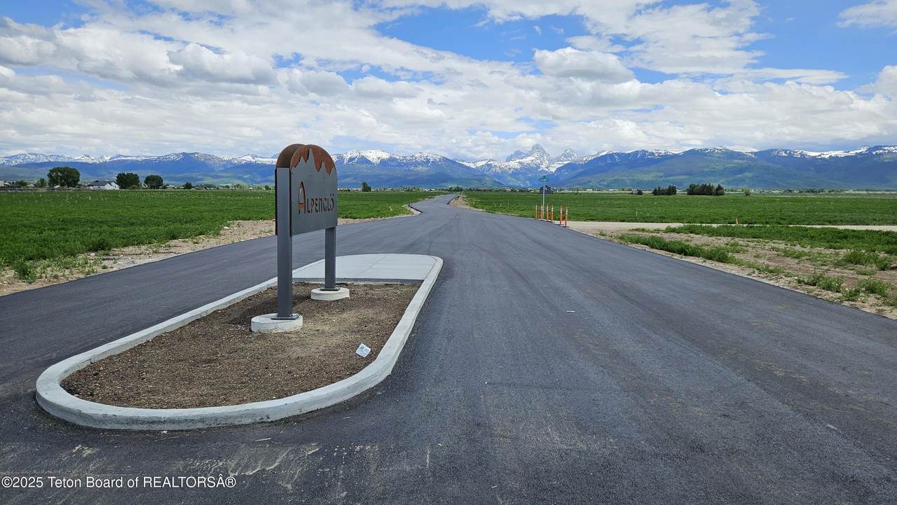https://bt-photos.global.ssl.fastly.net/teton/1280_boomver_1_26-1829-2.jpg