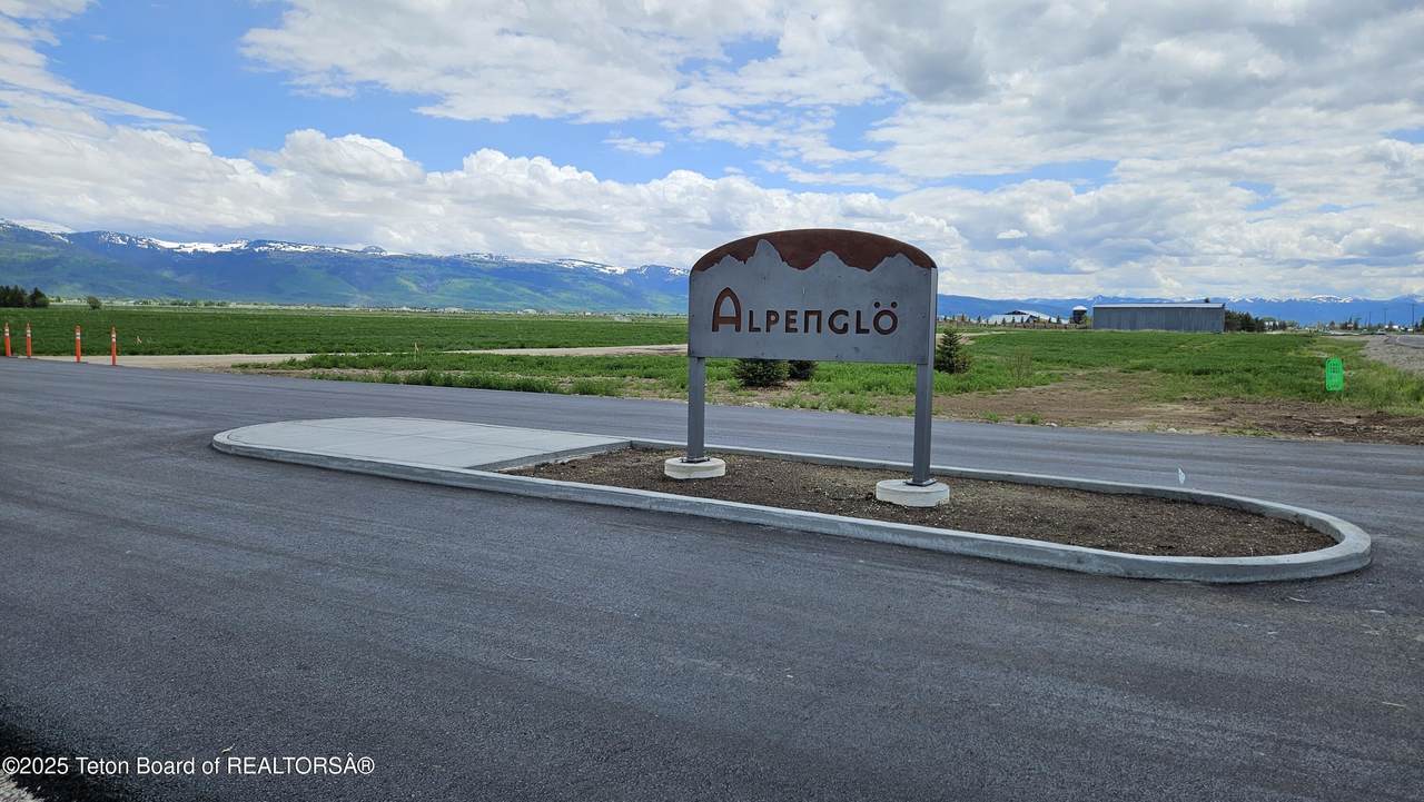 https://bt-photos.global.ssl.fastly.net/teton/1280_boomver_1_26-1829-2.jpg