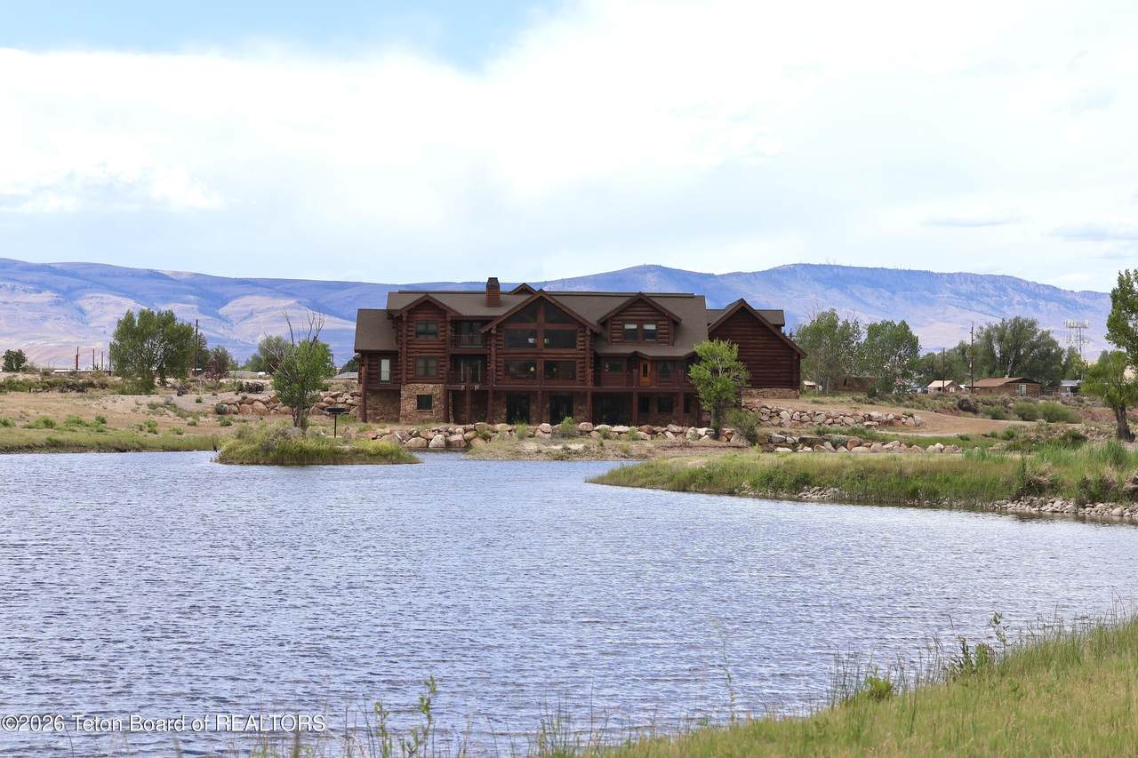 https://bt-photos.global.ssl.fastly.net/teton/orig_boomver_1_26-1830-2.jpg