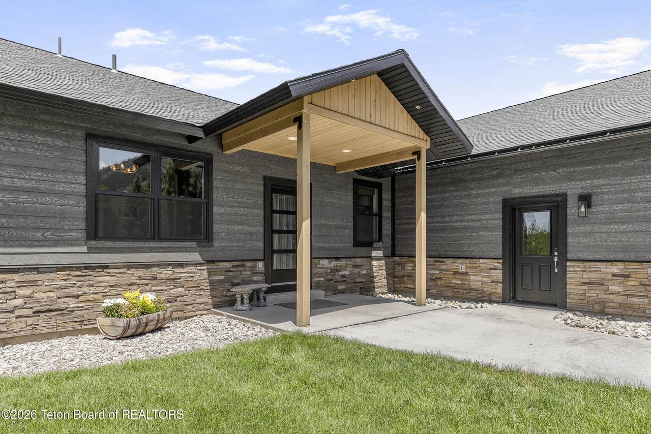 https://bt-photos.global.ssl.fastly.net/teton/1280_boomver_1_26-1831-2.jpg