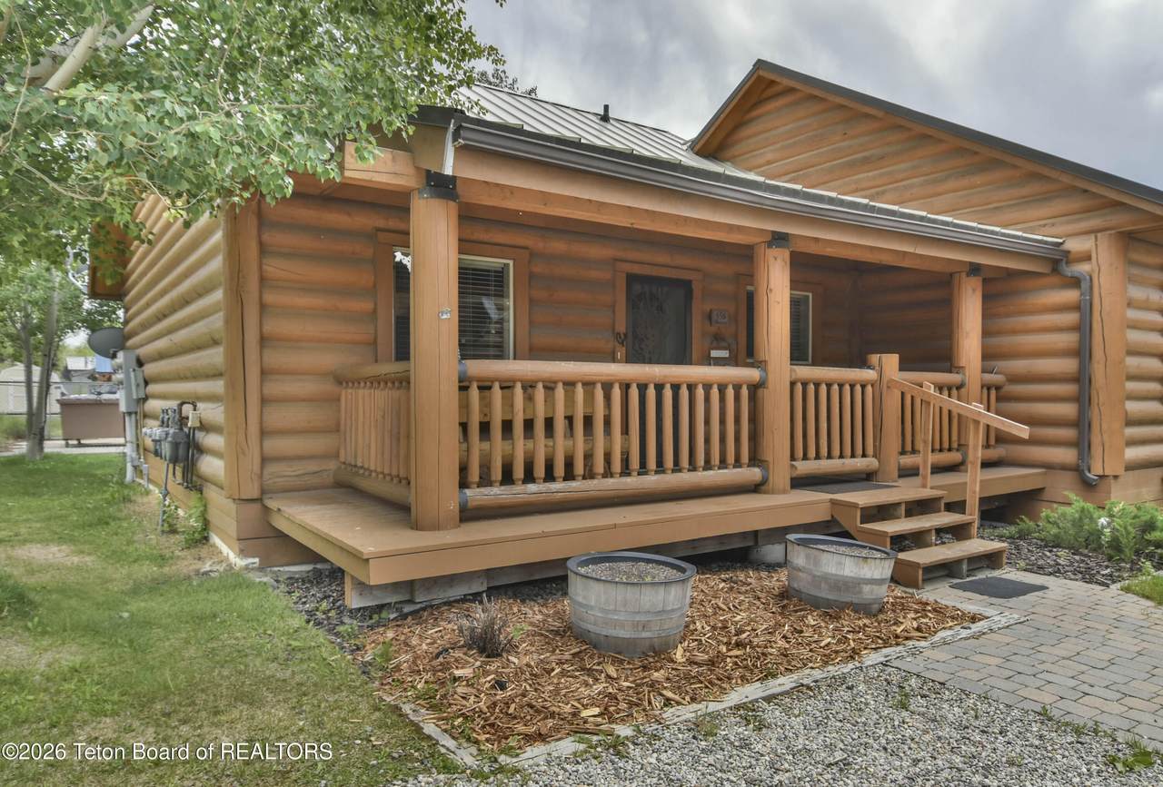 558 Canal Street - Photo 1