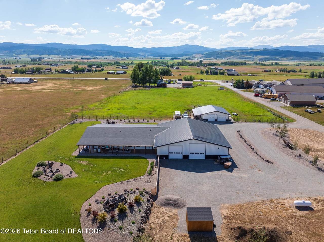 https://bt-photos.global.ssl.fastly.net/teton/1280_boomver_1_26-1917-2.jpg