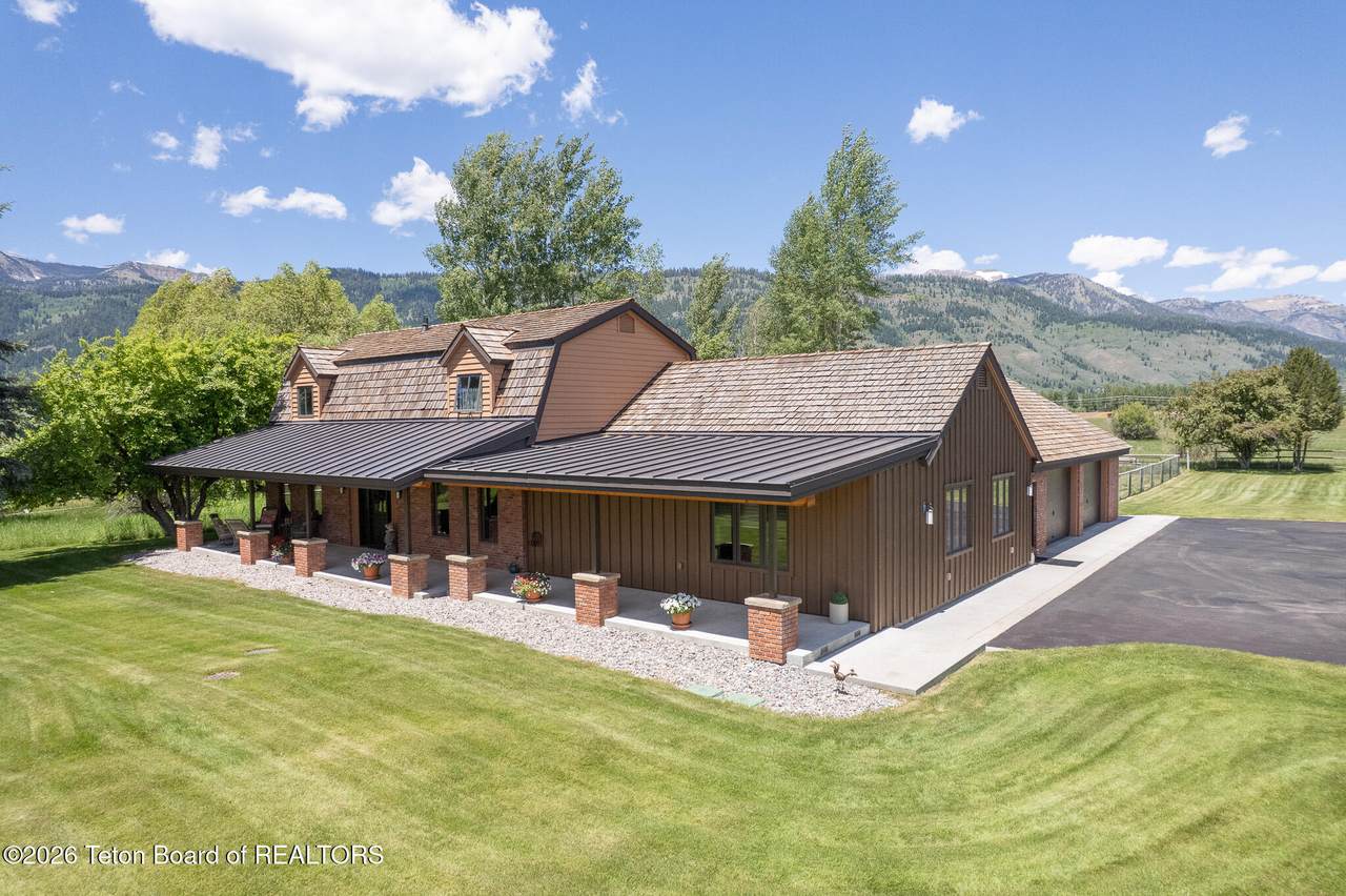 5450 Shoshone Drive - Photo 1