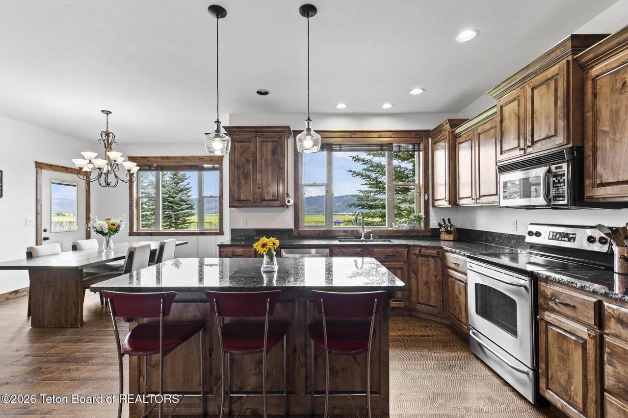 https://bt-photos.global.ssl.fastly.net/teton/1280_boomver_1_26-1938-2.jpg