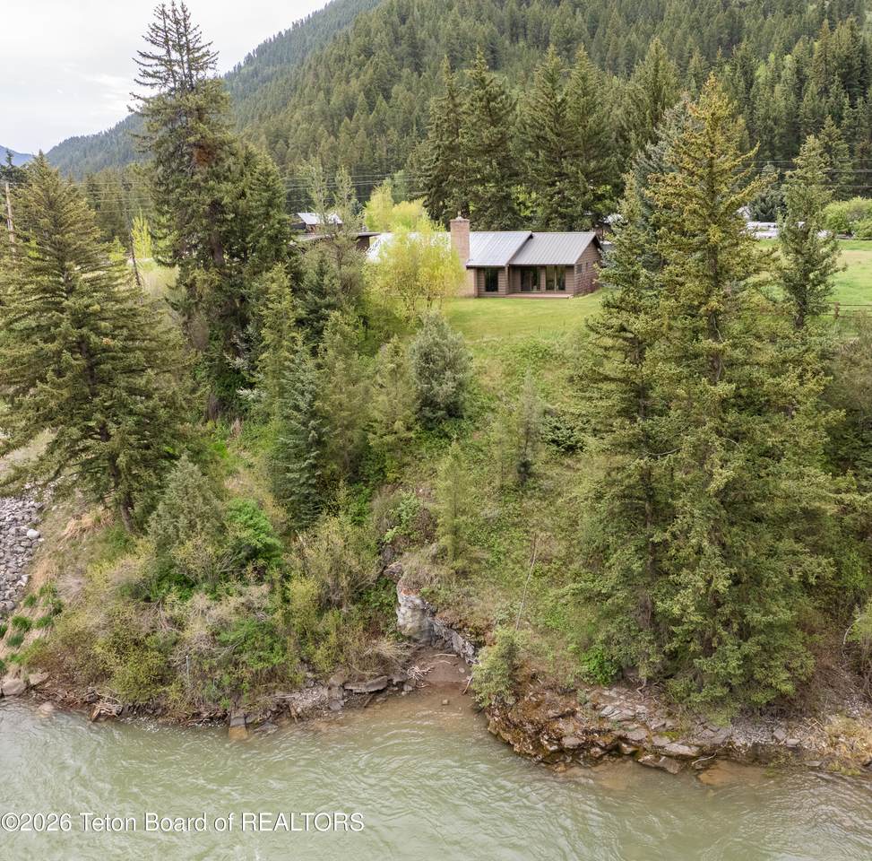 1775 River Drive - Photo 1