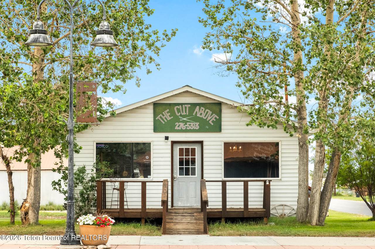 201 Budd Avenue - Photo 1