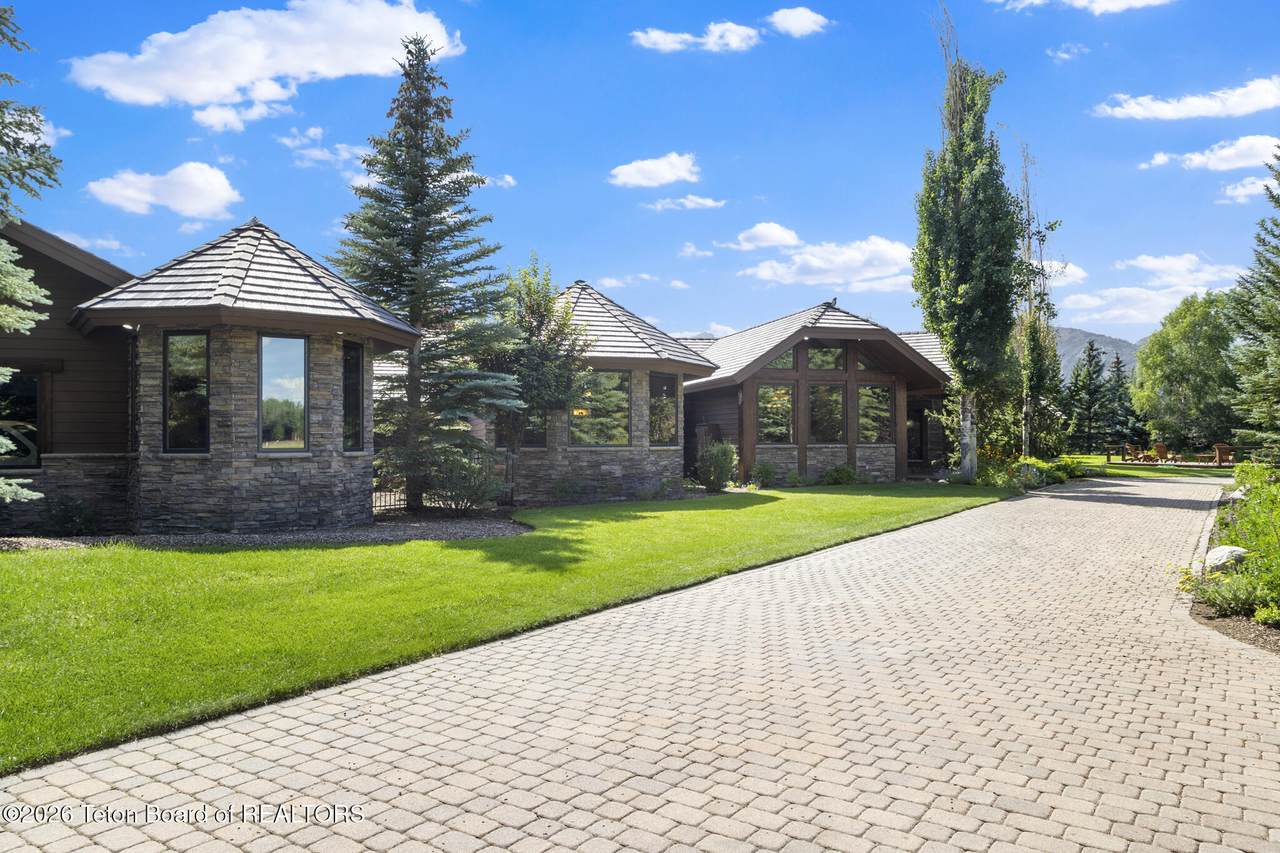 https://bt-photos.global.ssl.fastly.net/teton/1280_boomver_1_26-1952-2.jpg