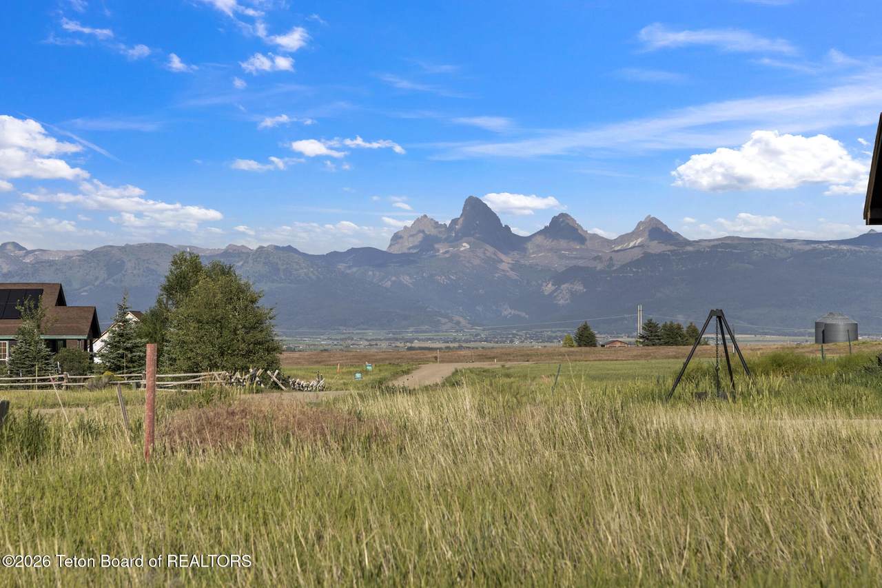 https://bt-photos.global.ssl.fastly.net/teton/1280_boomver_1_26-1974-2.jpg