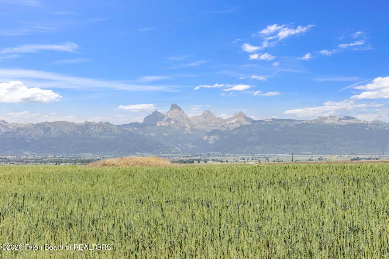 https://bt-photos.global.ssl.fastly.net/teton/1280_boomver_1_26-1975-2.jpg