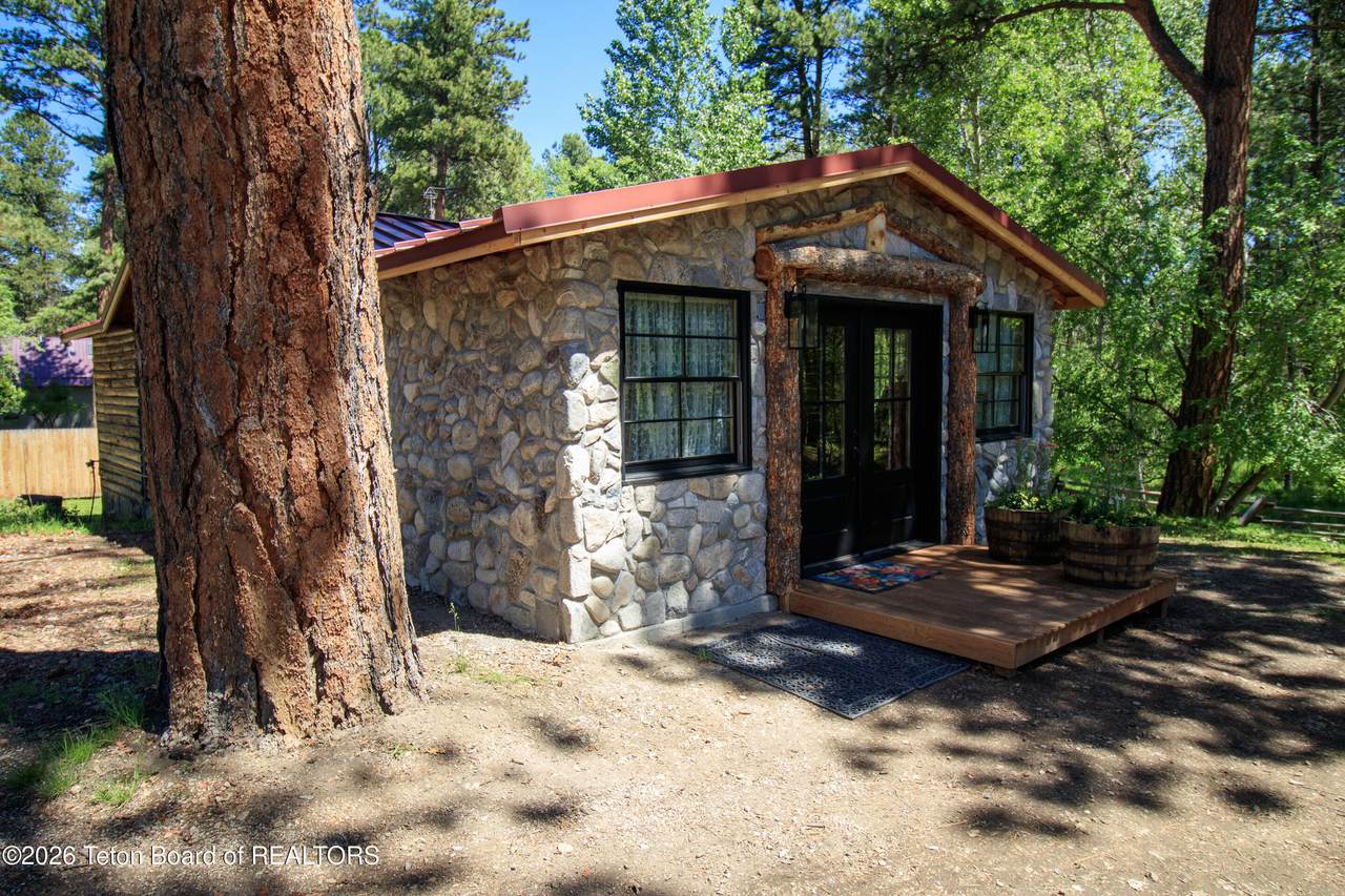 https://bt-photos.global.ssl.fastly.net/teton/1280_boomver_1_26-1988-2.jpg