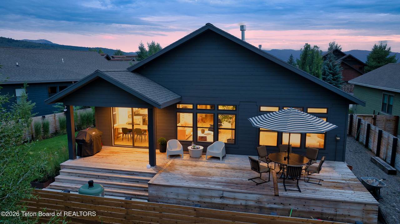 https://bt-photos.global.ssl.fastly.net/teton/1280_boomver_1_26-2011-2.jpg
