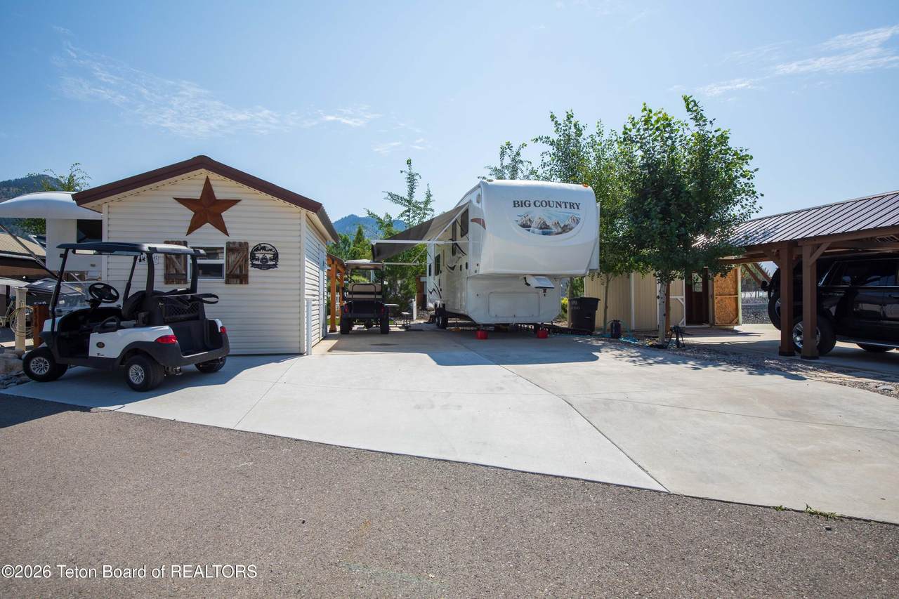 https://bt-photos.global.ssl.fastly.net/teton/1280_boomver_1_26-2015-2.jpg
