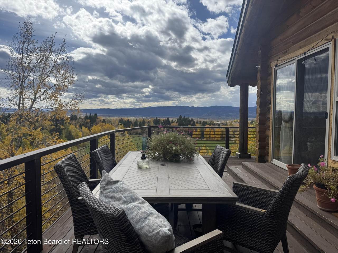 https://bt-photos.global.ssl.fastly.net/teton/1280_boomver_1_26-2016-2.jpg