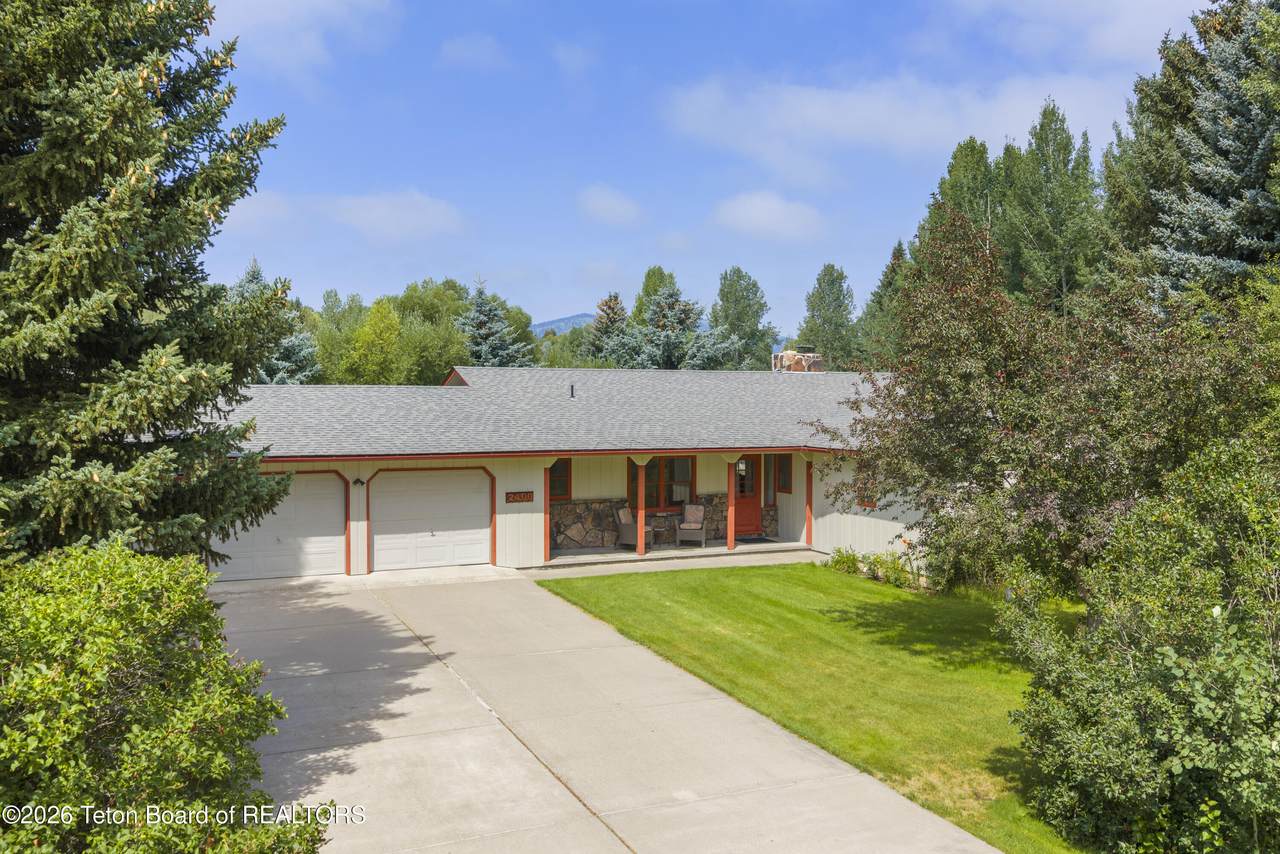 2400 Grand Teton Circle - Photo 1