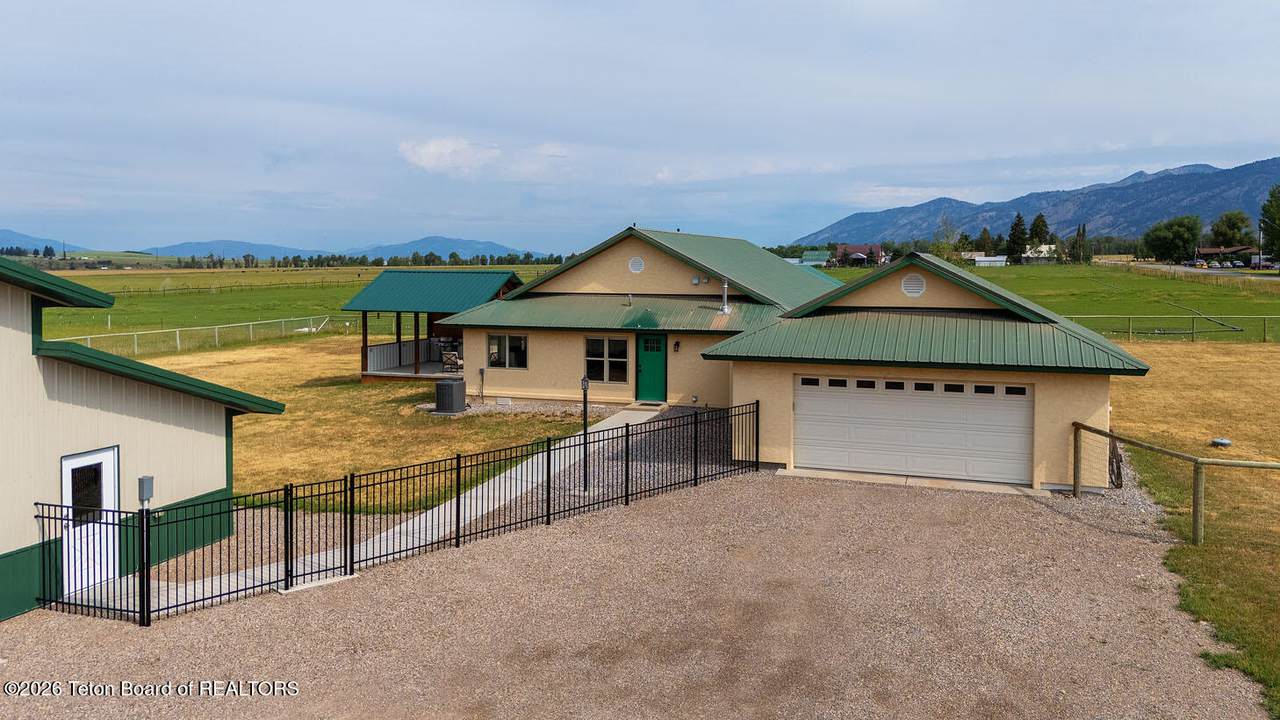 800 County Road 123 - Photo 1