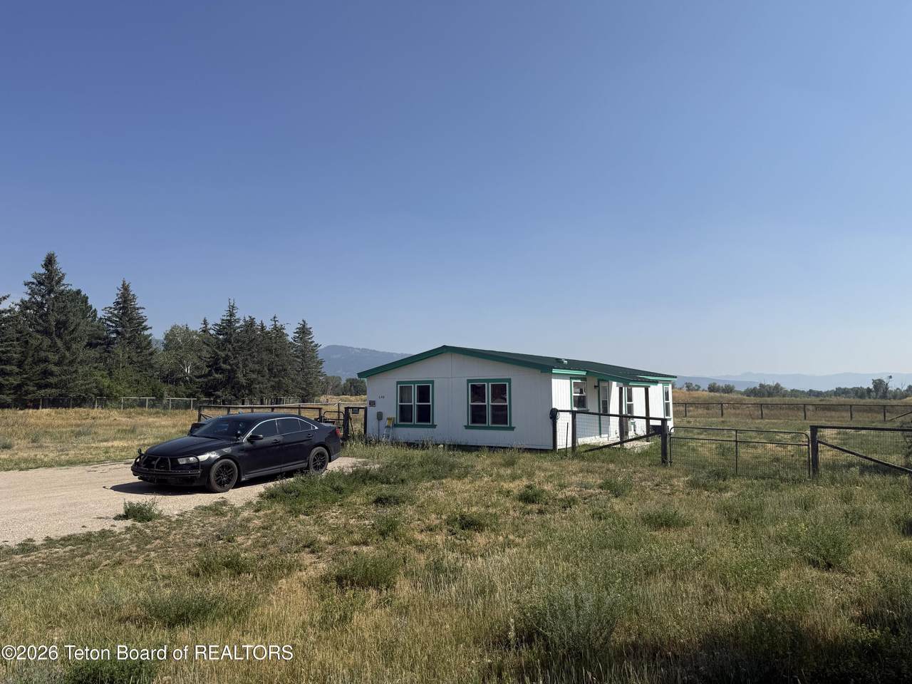 640 Howard Avenue - Photo 1