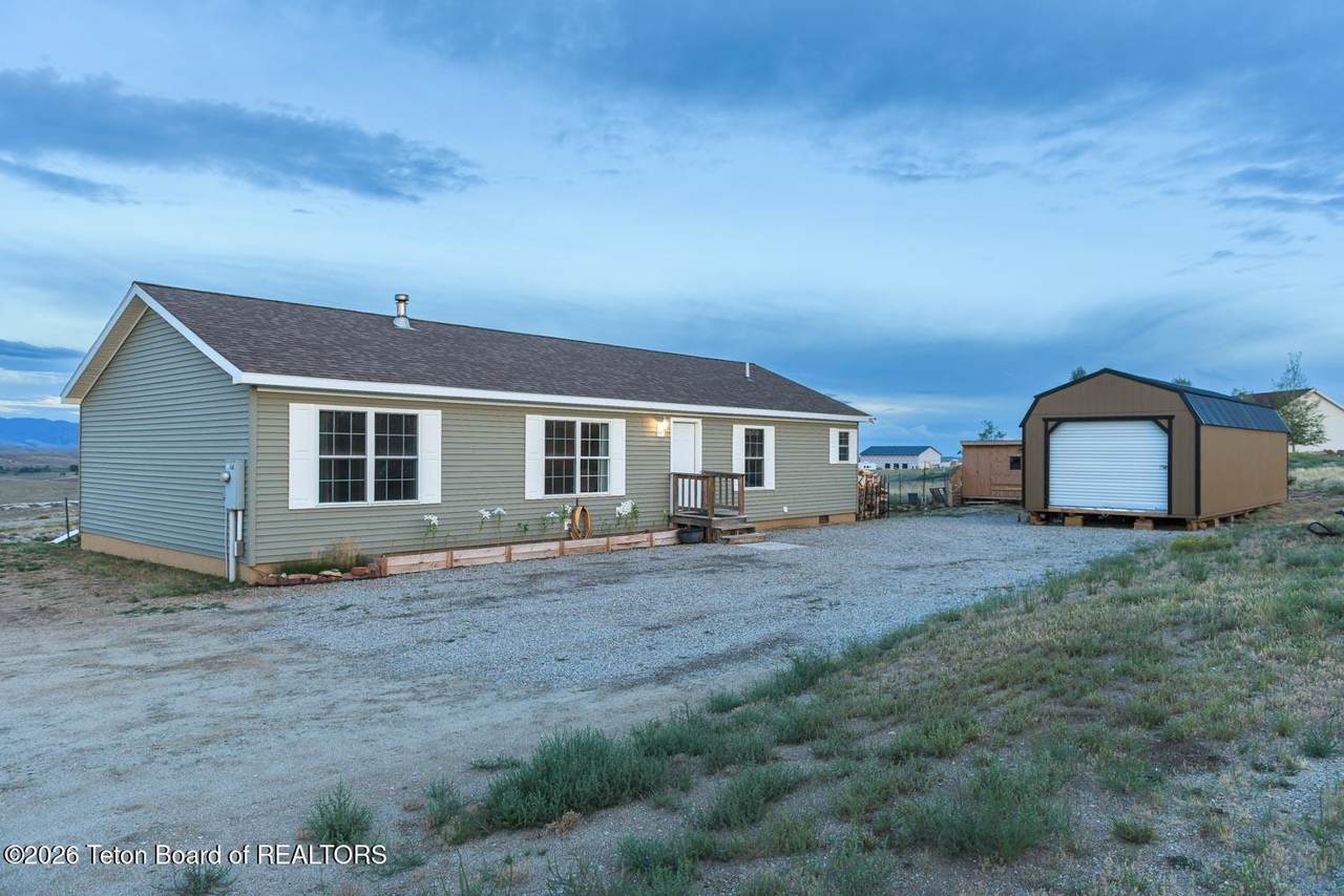 68 Indianwood Trail - Photo 1