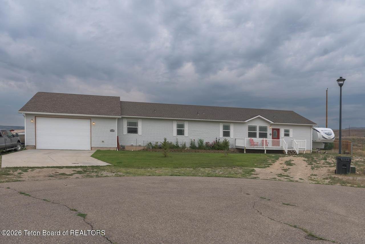 971 Gale's Way - Photo 1