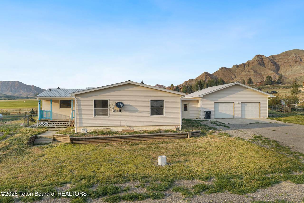 1422 Fairview Drive - Photo 1