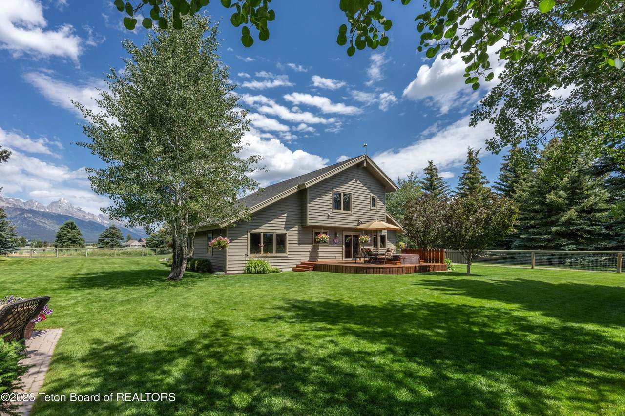 720 Trap Club Road - Photo 1
