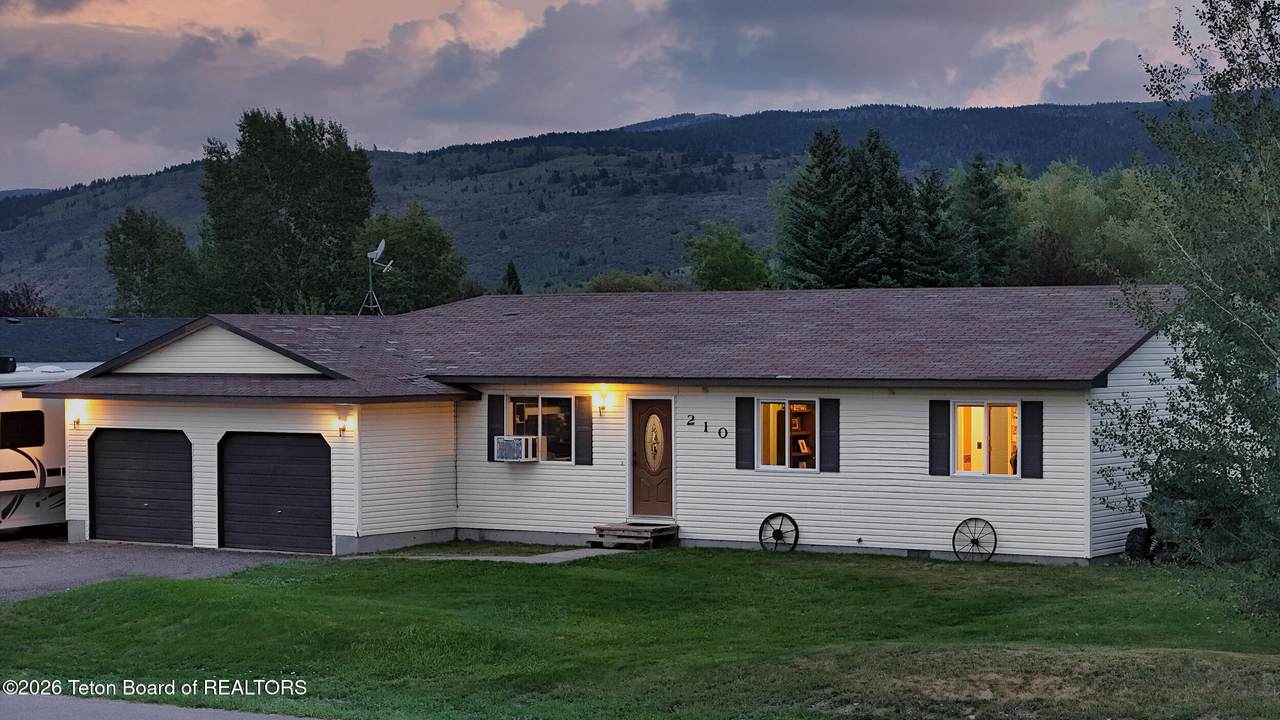 210 Agate Avenue - Photo 1