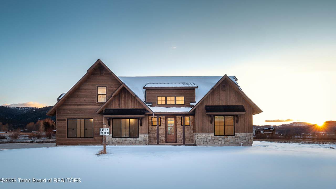 135 Christopher Street - Photo 1