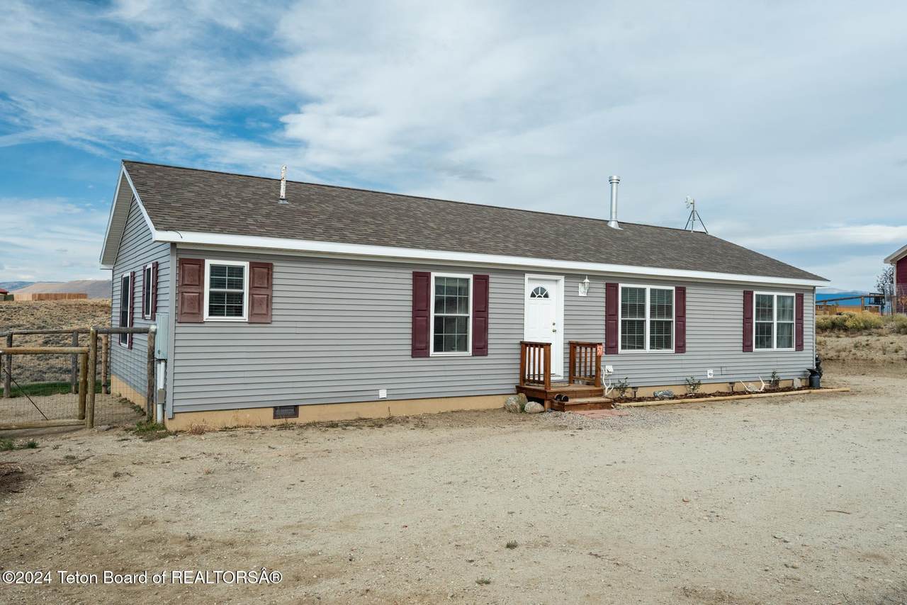 57 Indianwood Trail - Photo 1