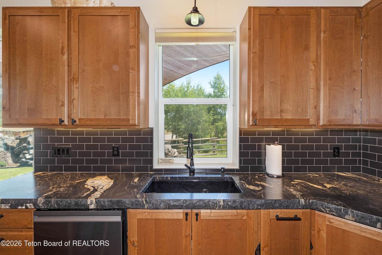 https://bt-photos.global.ssl.fastly.net/teton/1280_boomver_1_26-466-2.jpg