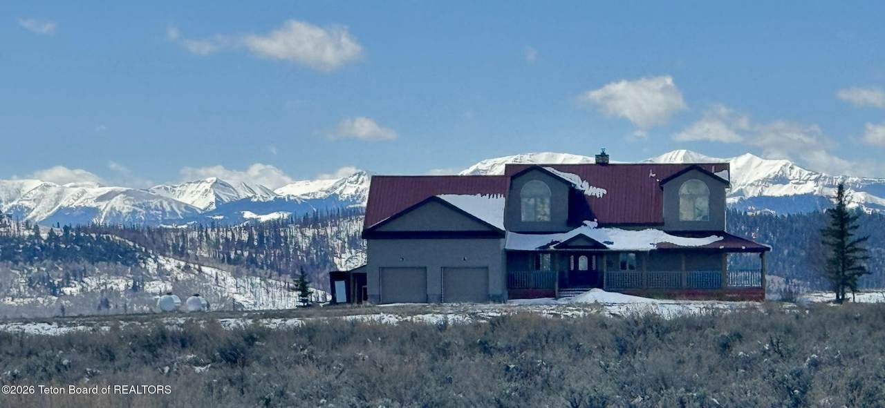 4 Beaver Ridge Road - Photo 1