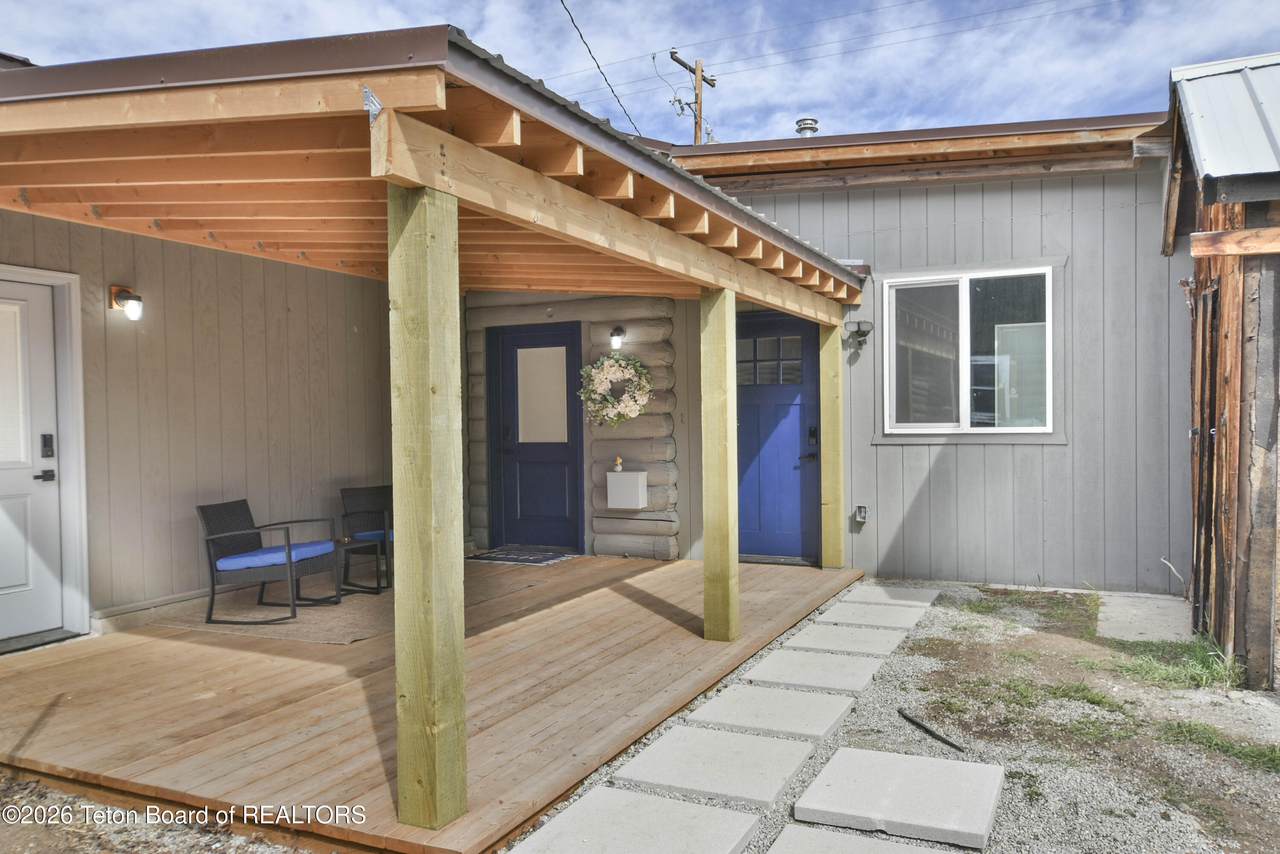 231 Magnolia Street - Photo 1