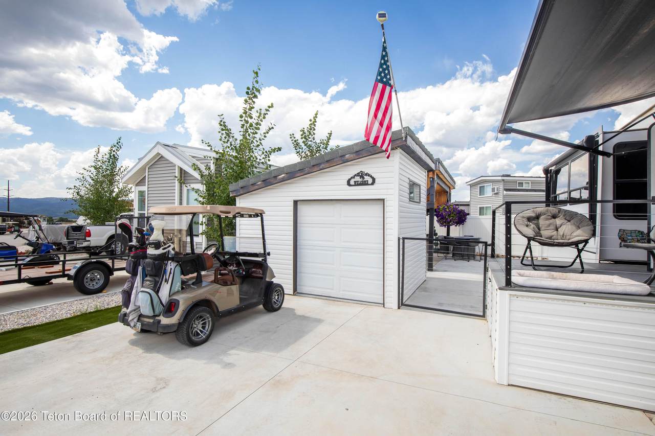 https://bt-photos.global.ssl.fastly.net/teton/1280_boomver_1_26-614-2.jpg