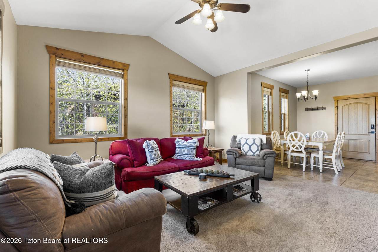 715 Moraine Court - Photo 1