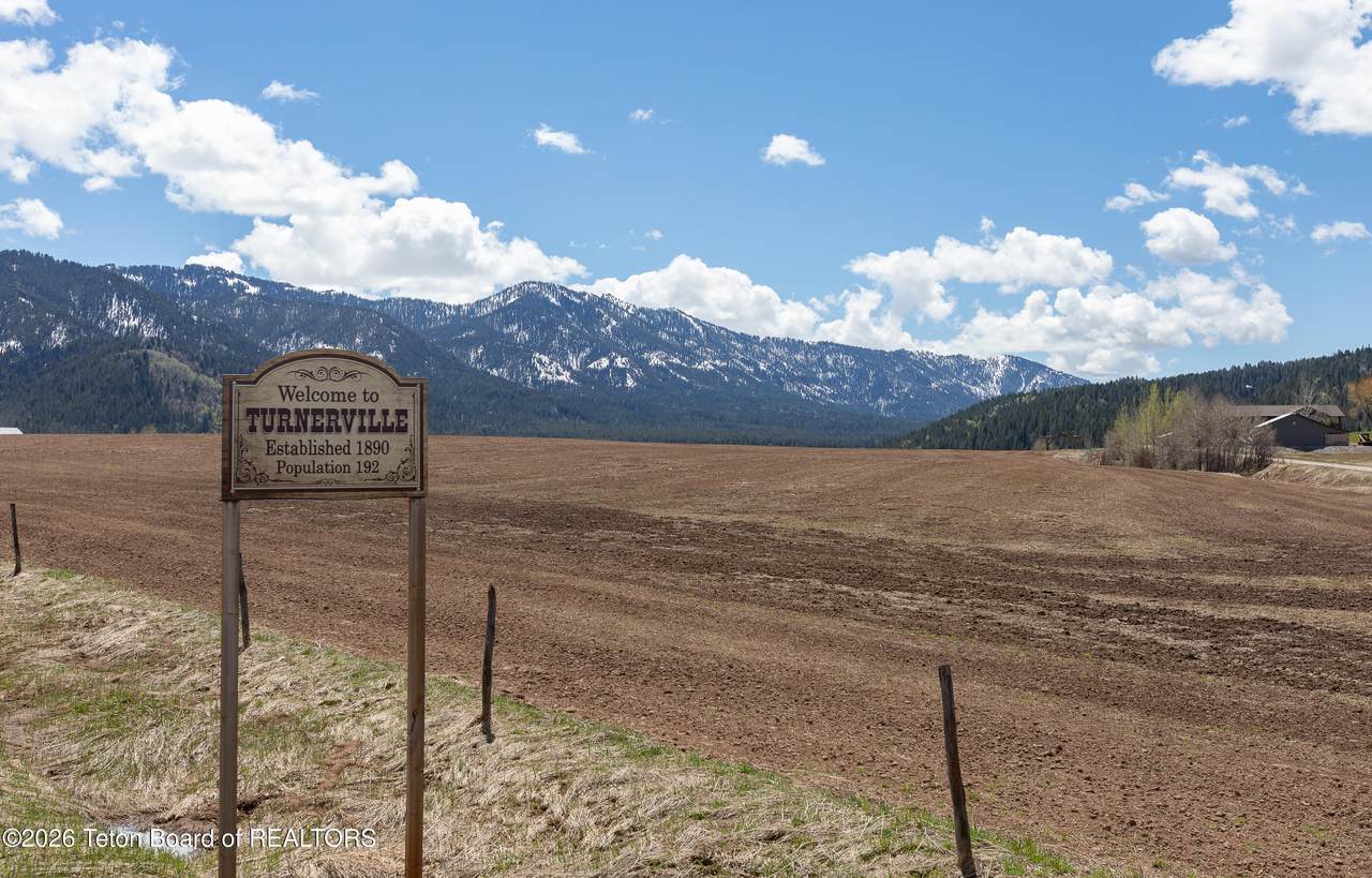 9.57 ACRES Willow Creek Lane - Photo 1