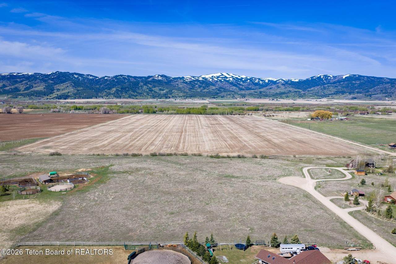 https://bt-photos.global.ssl.fastly.net/teton/1280_boomver_1_26-804-2.jpg