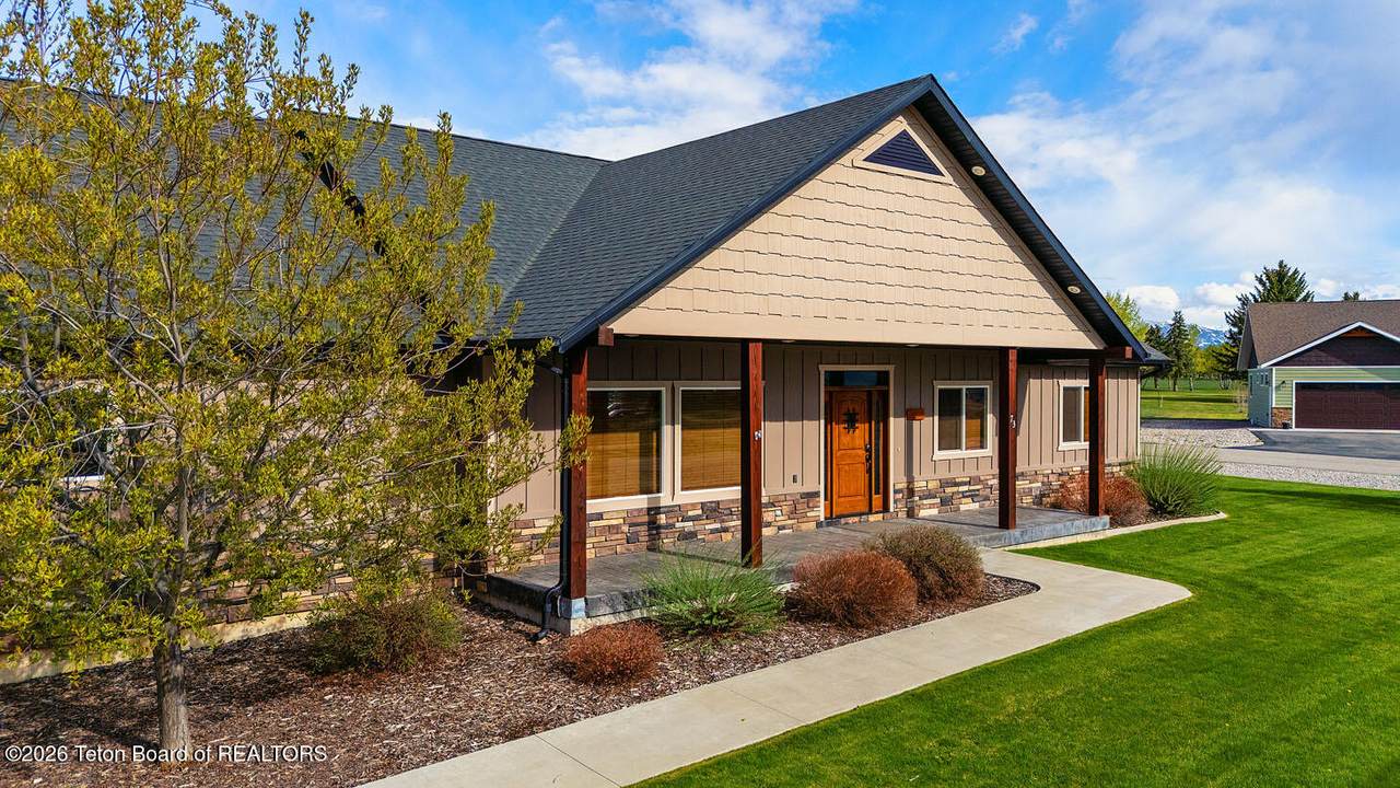 https://bt-photos.global.ssl.fastly.net/teton/1280_boomver_1_26-854-2.jpg