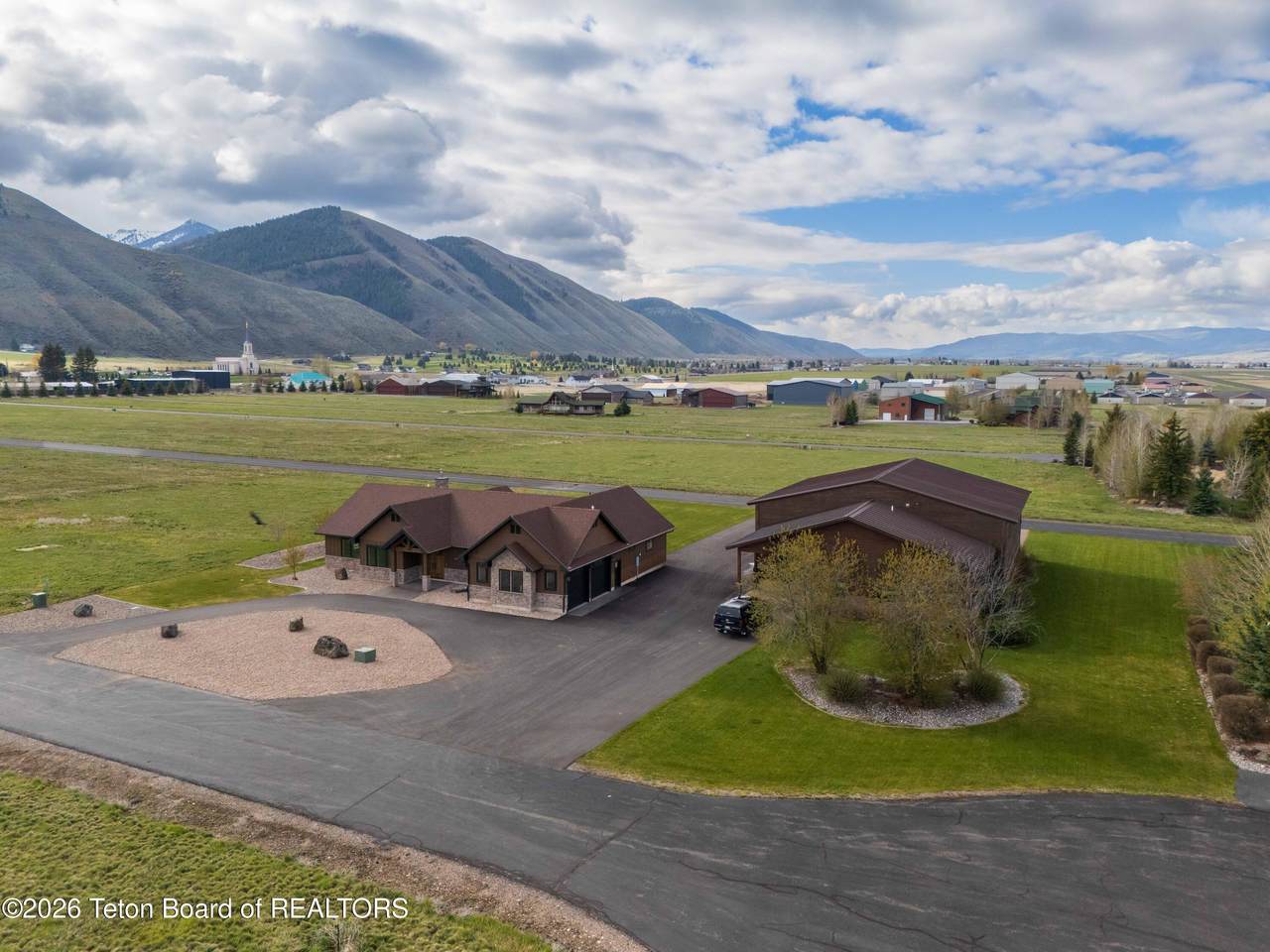 https://bt-photos.global.ssl.fastly.net/teton/1280_boomver_1_26-862-2.jpg