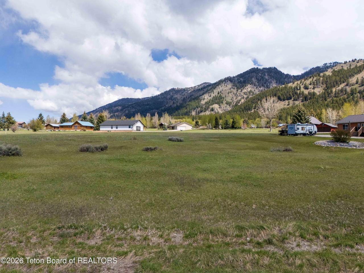 905 Cedar Creek Drive - Photo 1