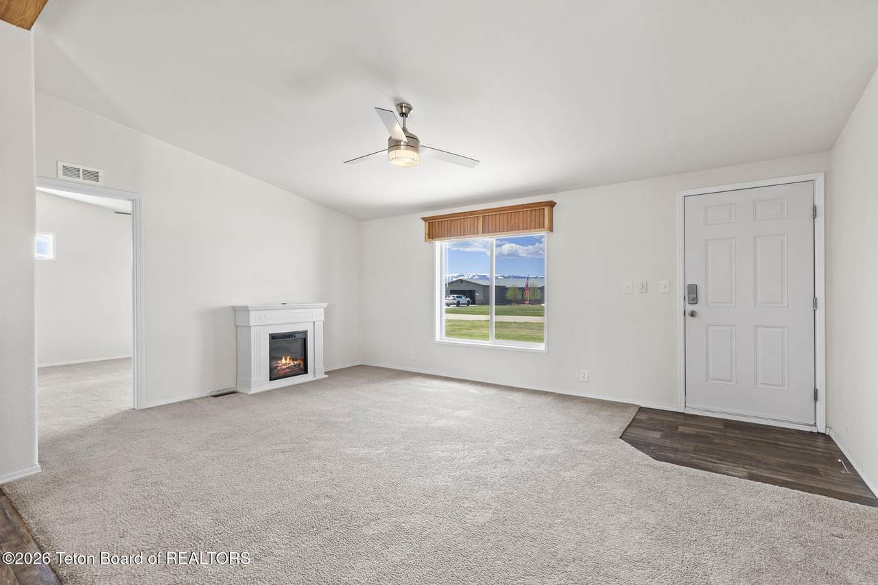 https://bt-photos.global.ssl.fastly.net/teton/1280_boomver_1_26-898-2.jpg