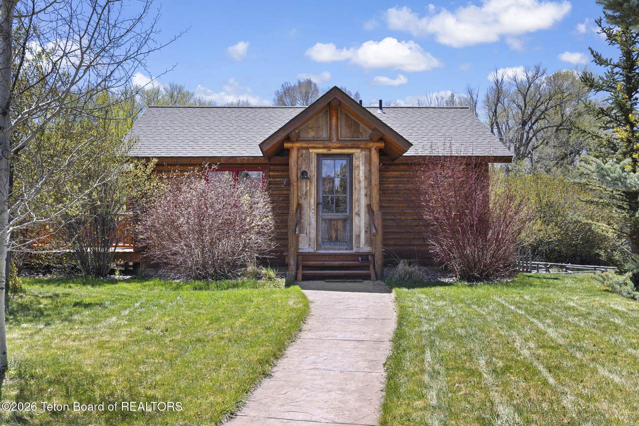 785 Hwy 33 - Photo 1